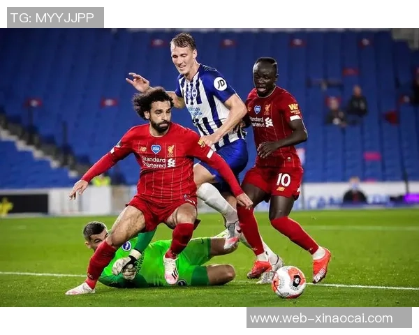 利物浦与曼联的激烈对决谁能笑到最后分析比赛结果与精彩瞬间 利物浦与曼联的激烈对决谁能笑到最后分析比赛结果与精彩瞬间